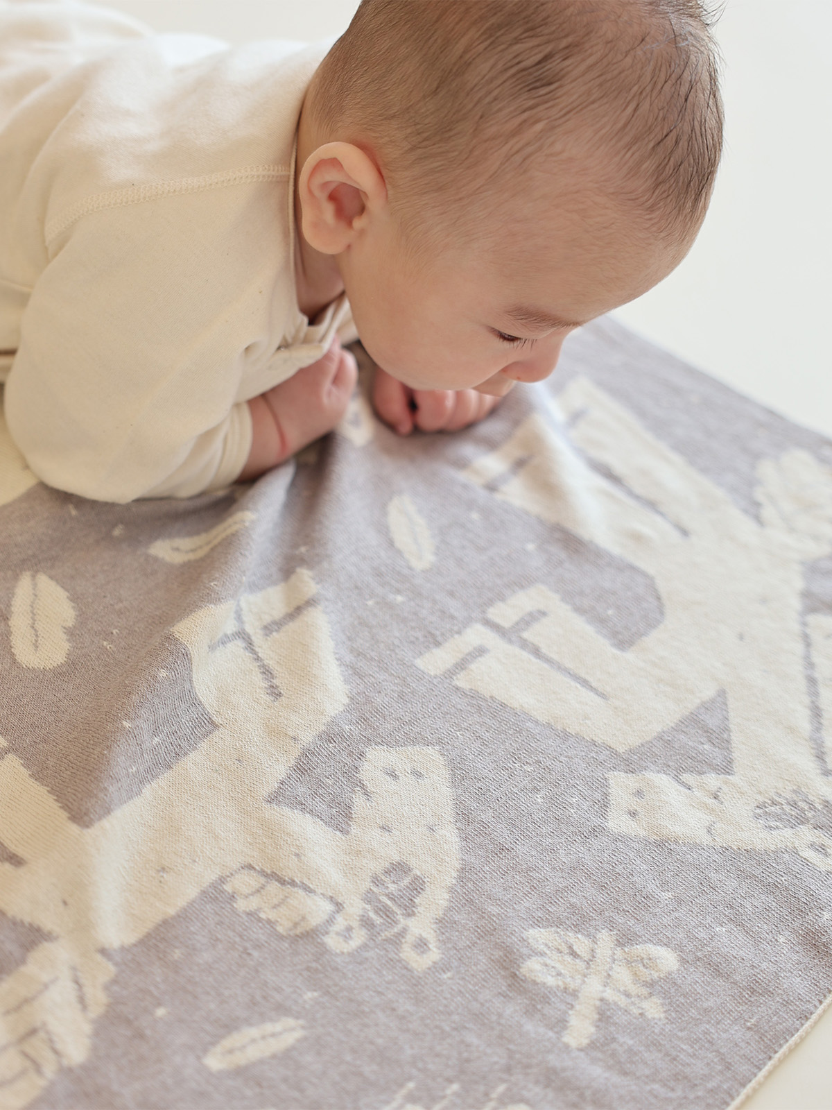 出産お祝い/午年(うま)ニットアフガン/グレー