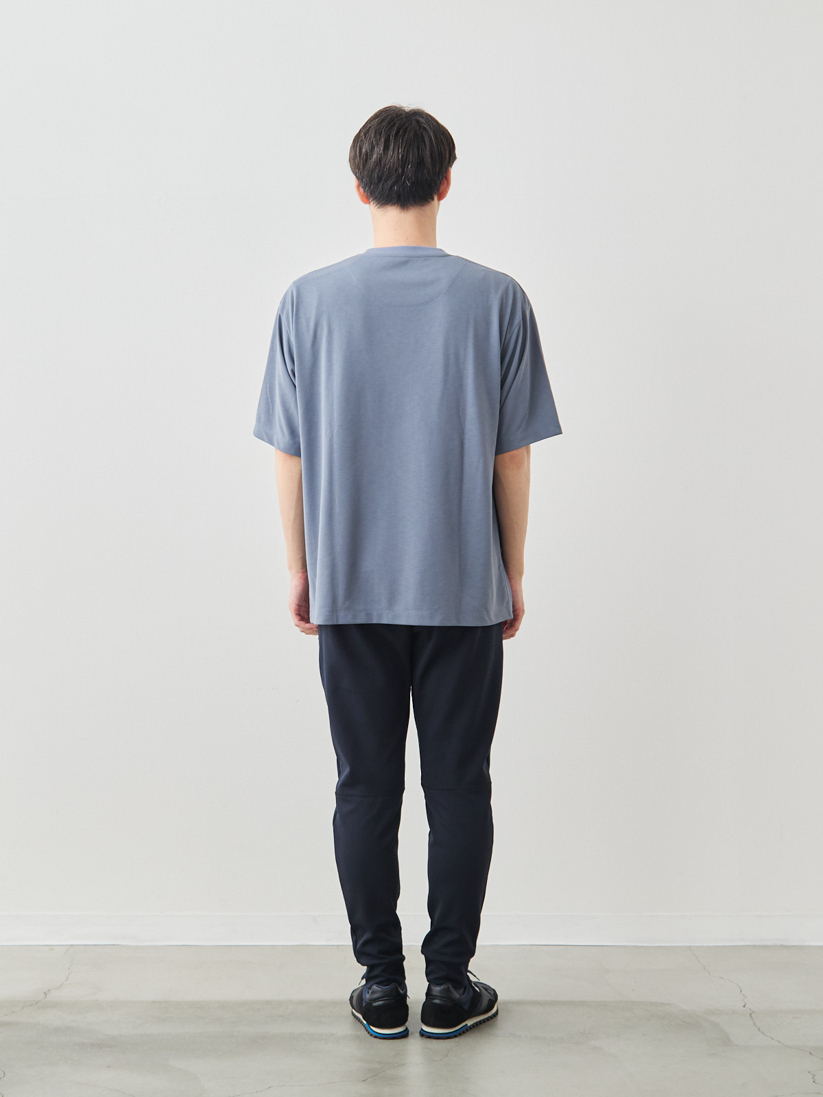 モデル 181cm 71kg サイズ LL