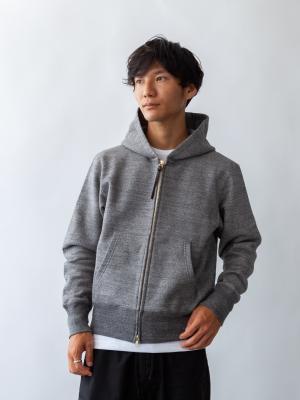 モデル 175cm 62kg サイズ M