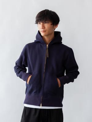 モデル 175cm 62kg サイズ M