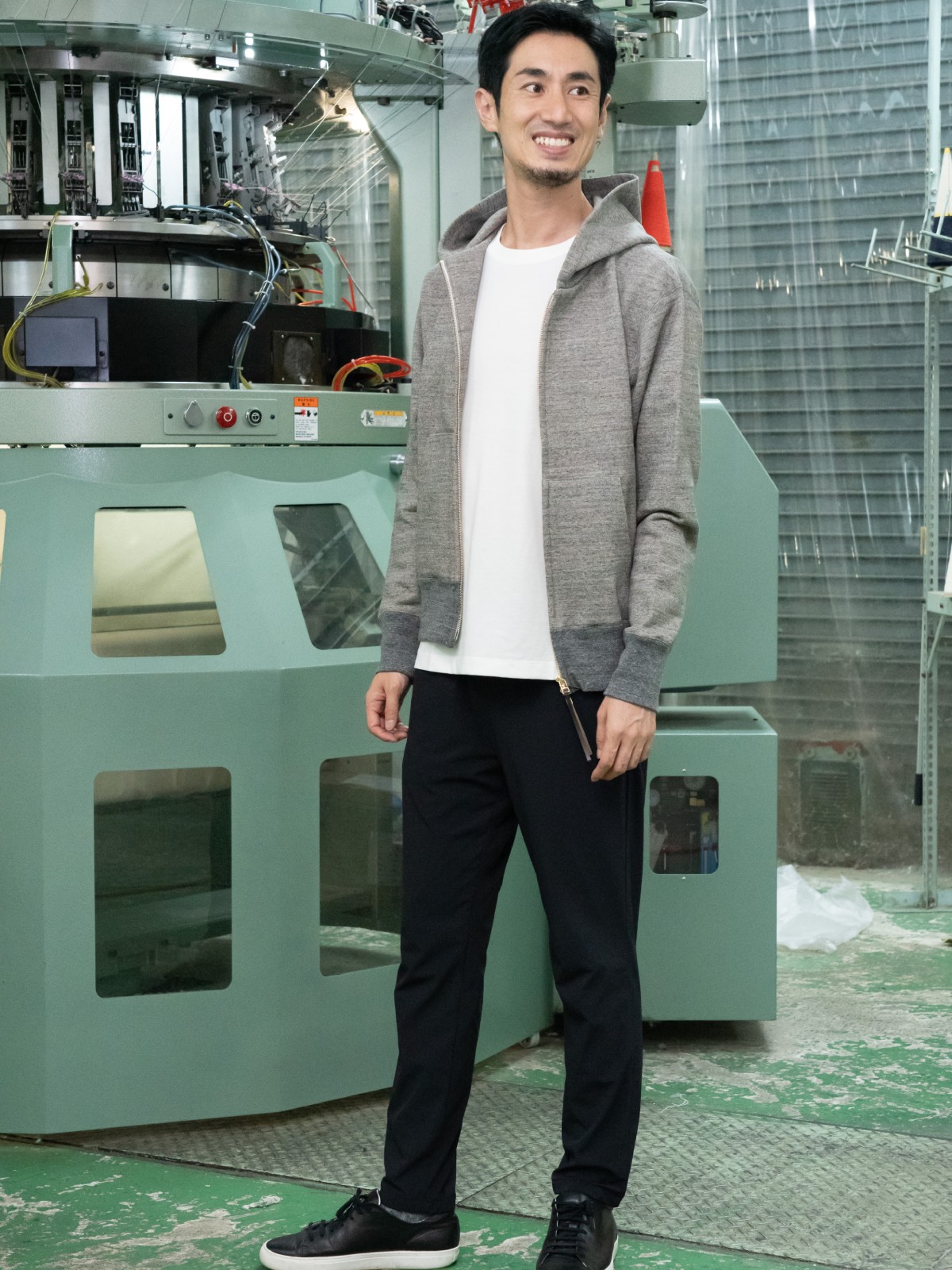 モデル 180cm 65kg サイズ L
