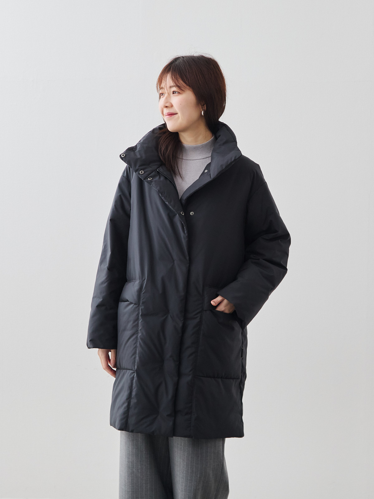 ウォームリュクス・スタンドカラーダウン/ブラック