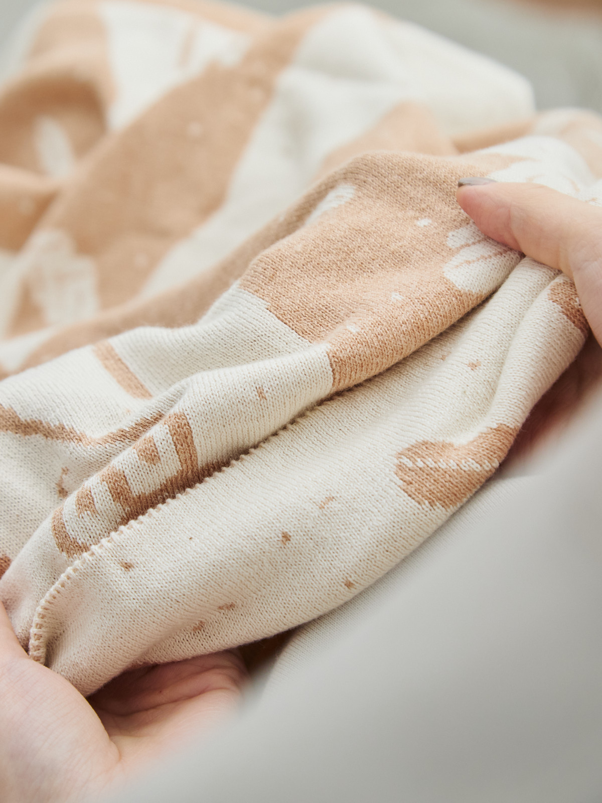 出産お祝い/午年(うま)ニットアフガン/ブラウン