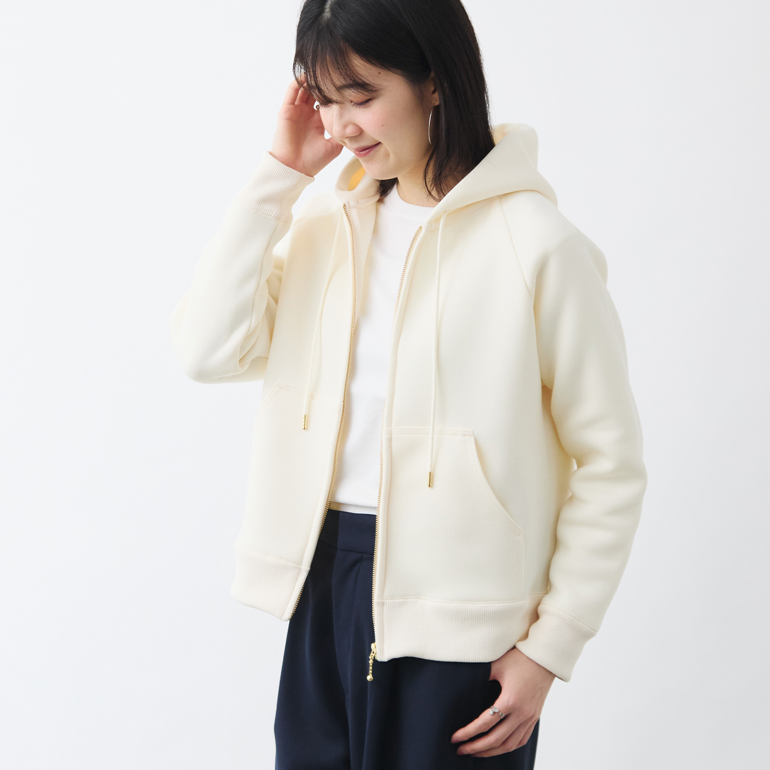 NEW】大人のお洒落パーカーに新色が仲間入り! | Factelier (ファクトリエ)