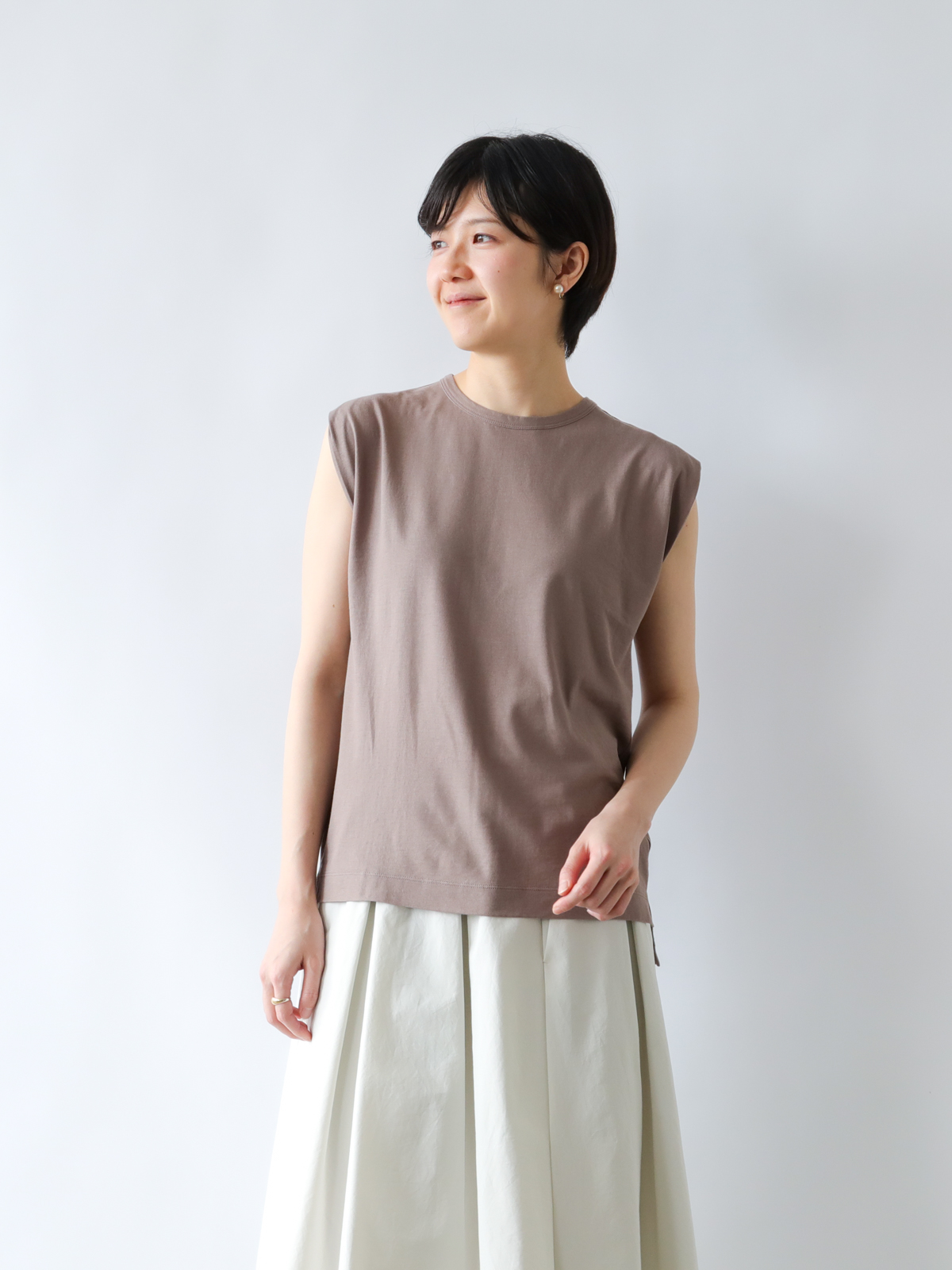 清涼ノースリーブカットソー