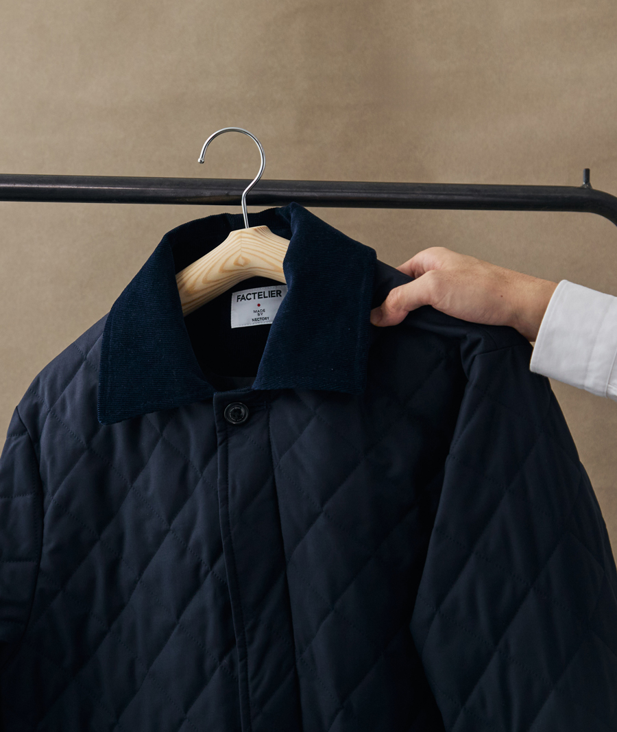 13周年記念“カリモク×ファクトリエ”木製コートハンガー