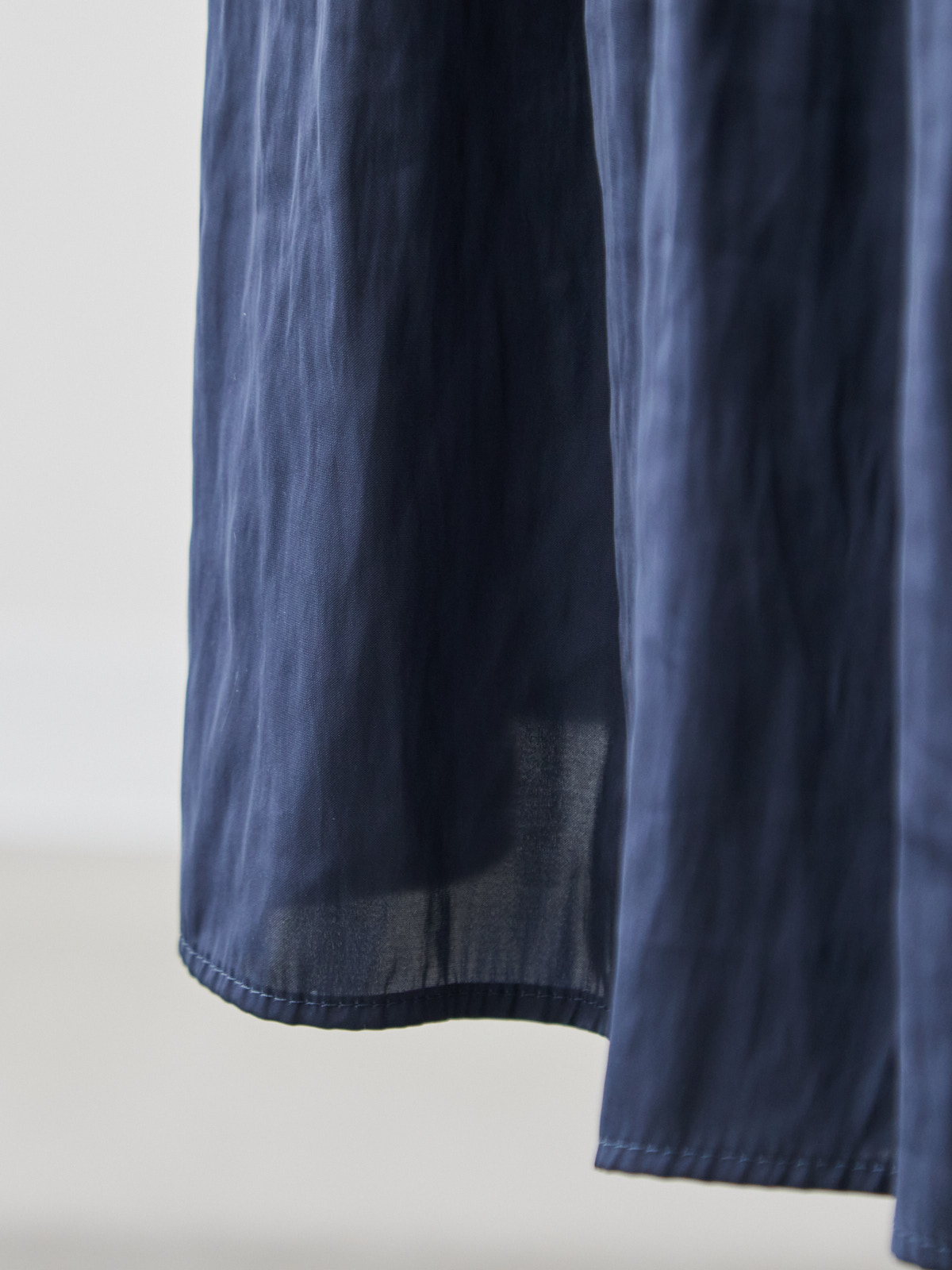 ヴィンテージサテンのフレアパンツ/ミッドナイトブルー