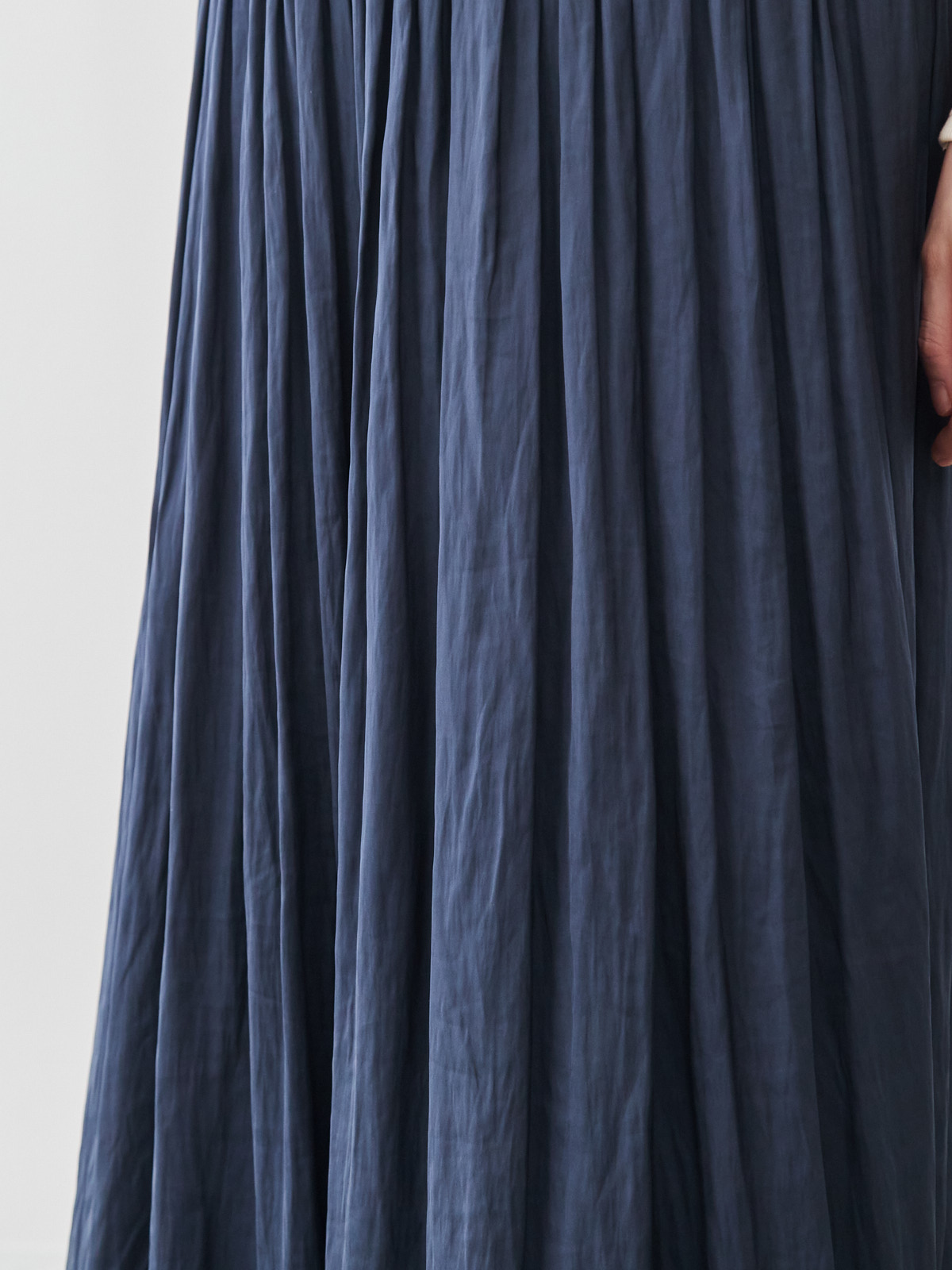 ヴィンテージサテンのフレアパンツ/ミッドナイトブルー