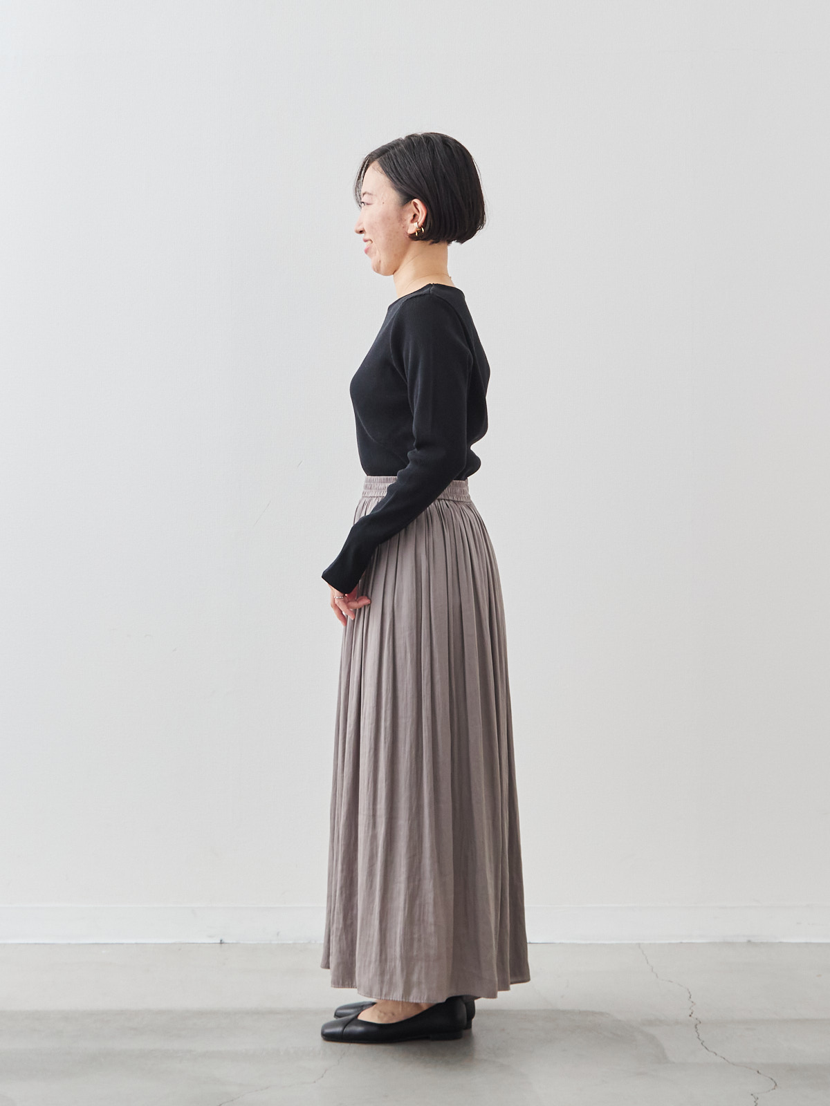 ヴィンテージサテンのフレアパンツ/モカベージュ モデル 150cm サイズ フリー