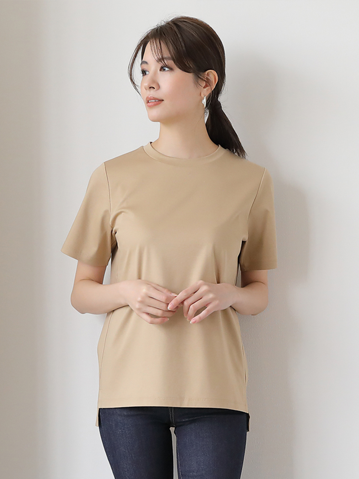 ベーシックTシャツ(シルクプロテイン加工)/ベージュ モデル 160cm サイズ 36