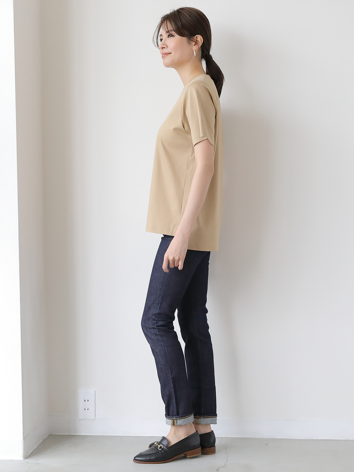 ベーシックTシャツ(シルクプロテイン加工)/ベージュ モデル 160cm サイズ 36