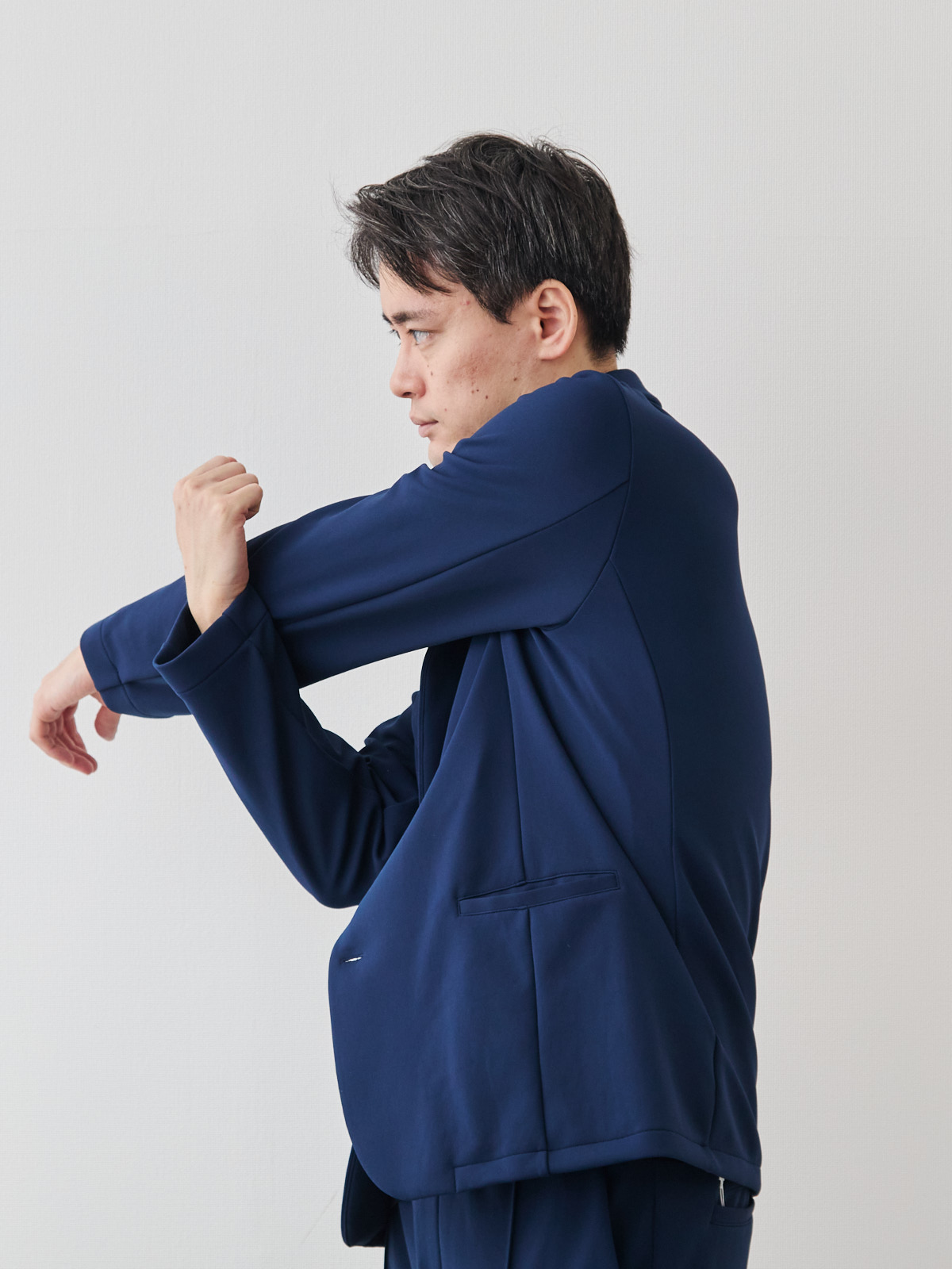 モデル 181cm 71kg サイズ L