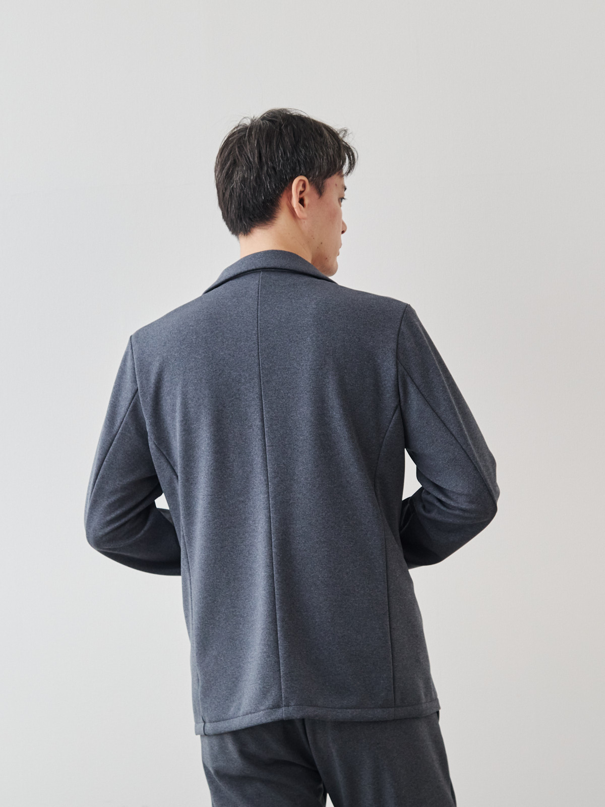 モデル 181cm 71kg サイズ L