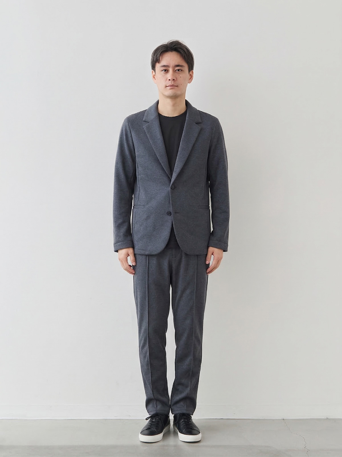 モデル 181cm 71kg サイズ L