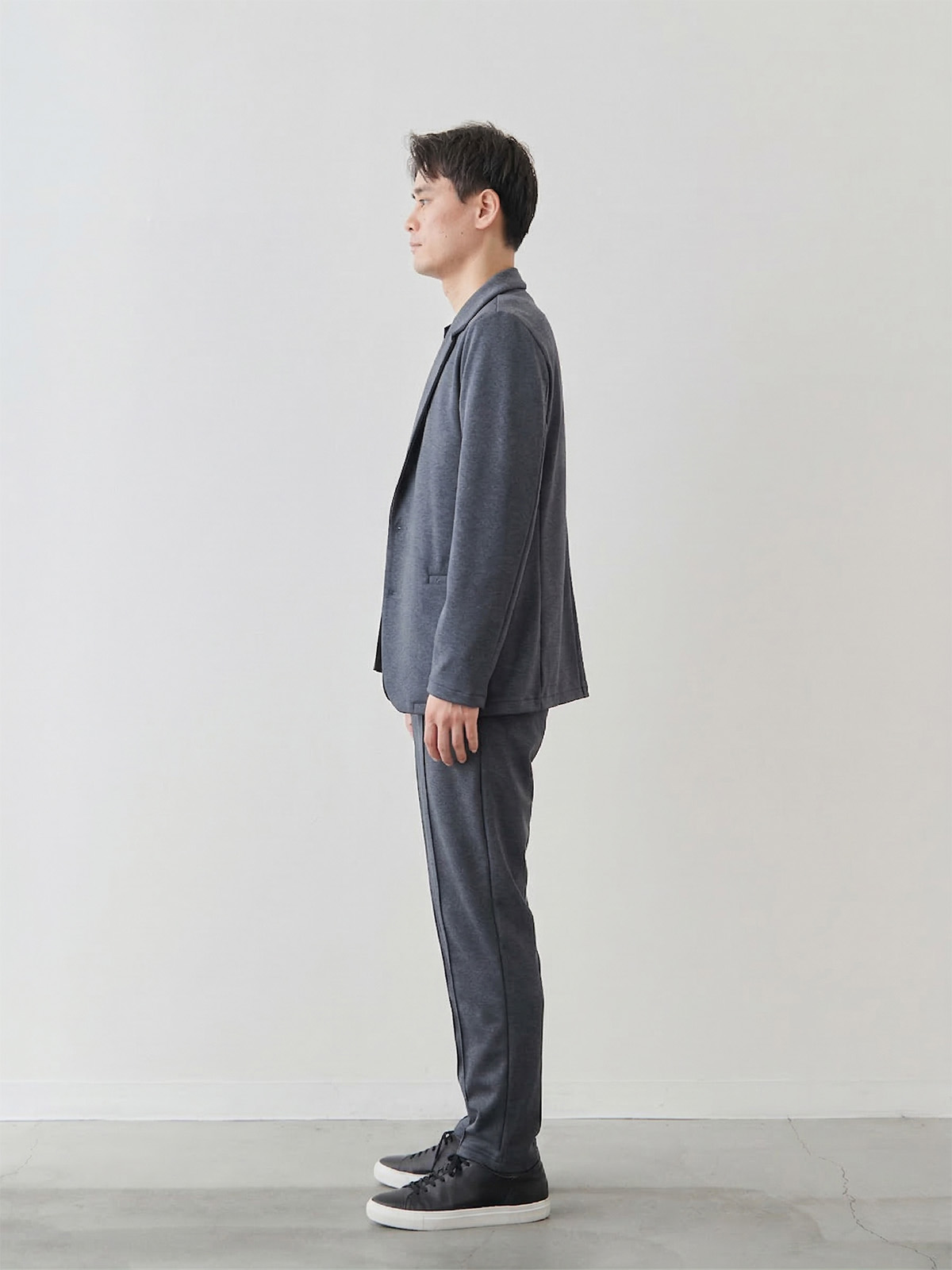 モデル 181cm 71kg サイズ L