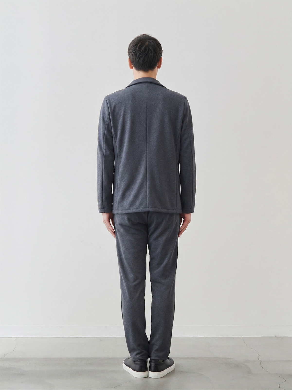 モデル 181cm 71kg サイズ L