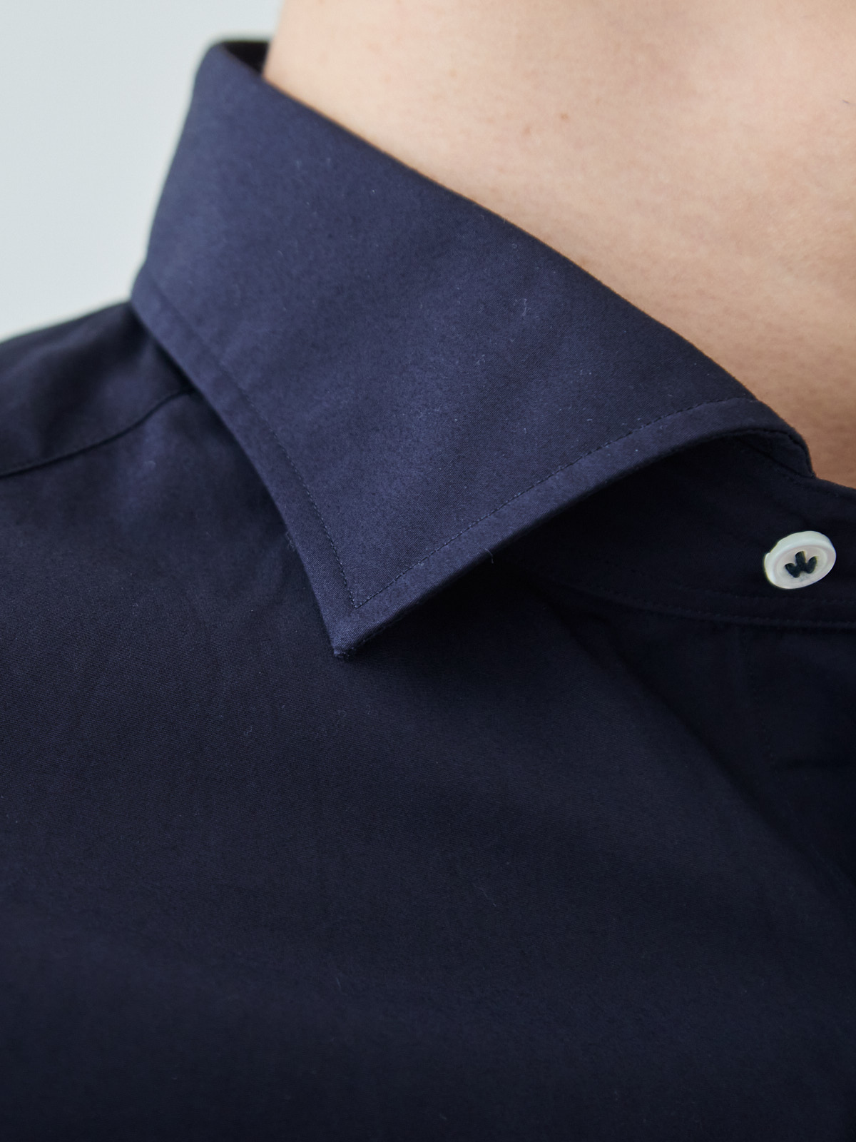 洗いざらしを楽しむ超極細コットンシャツ/ネイビー