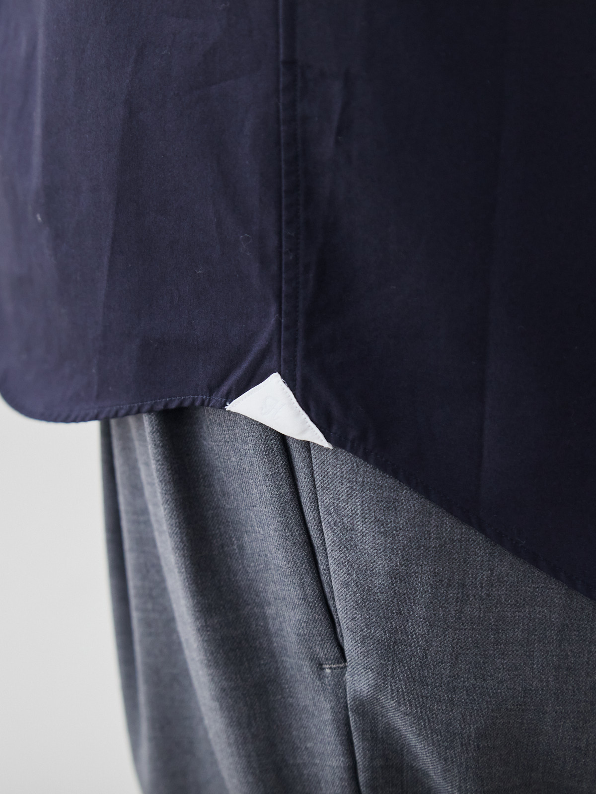 洗いざらしを楽しむ超極細コットンシャツ/ネイビー
