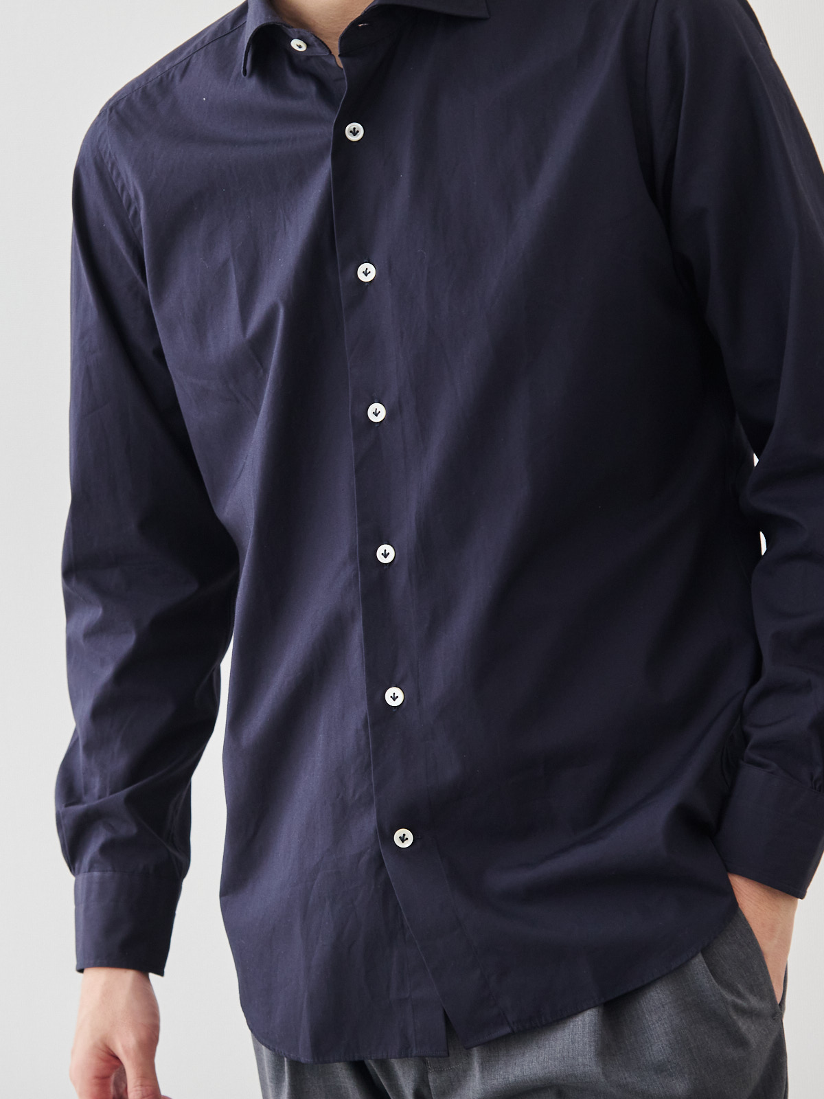 洗いざらしを楽しむ超極細コットンシャツ/ネイビー