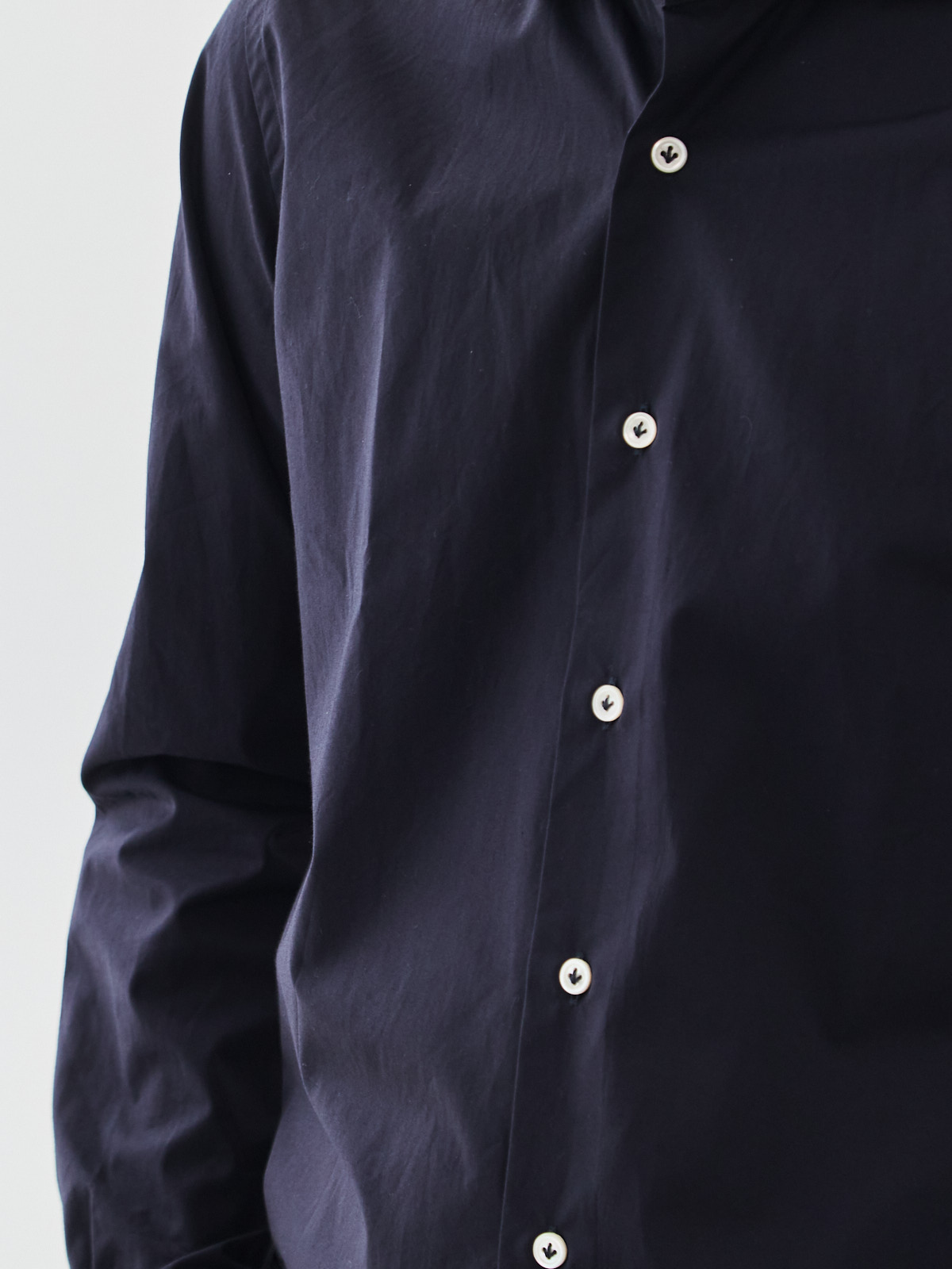 洗いざらしを楽しむ超極細コットンシャツ/ネイビー