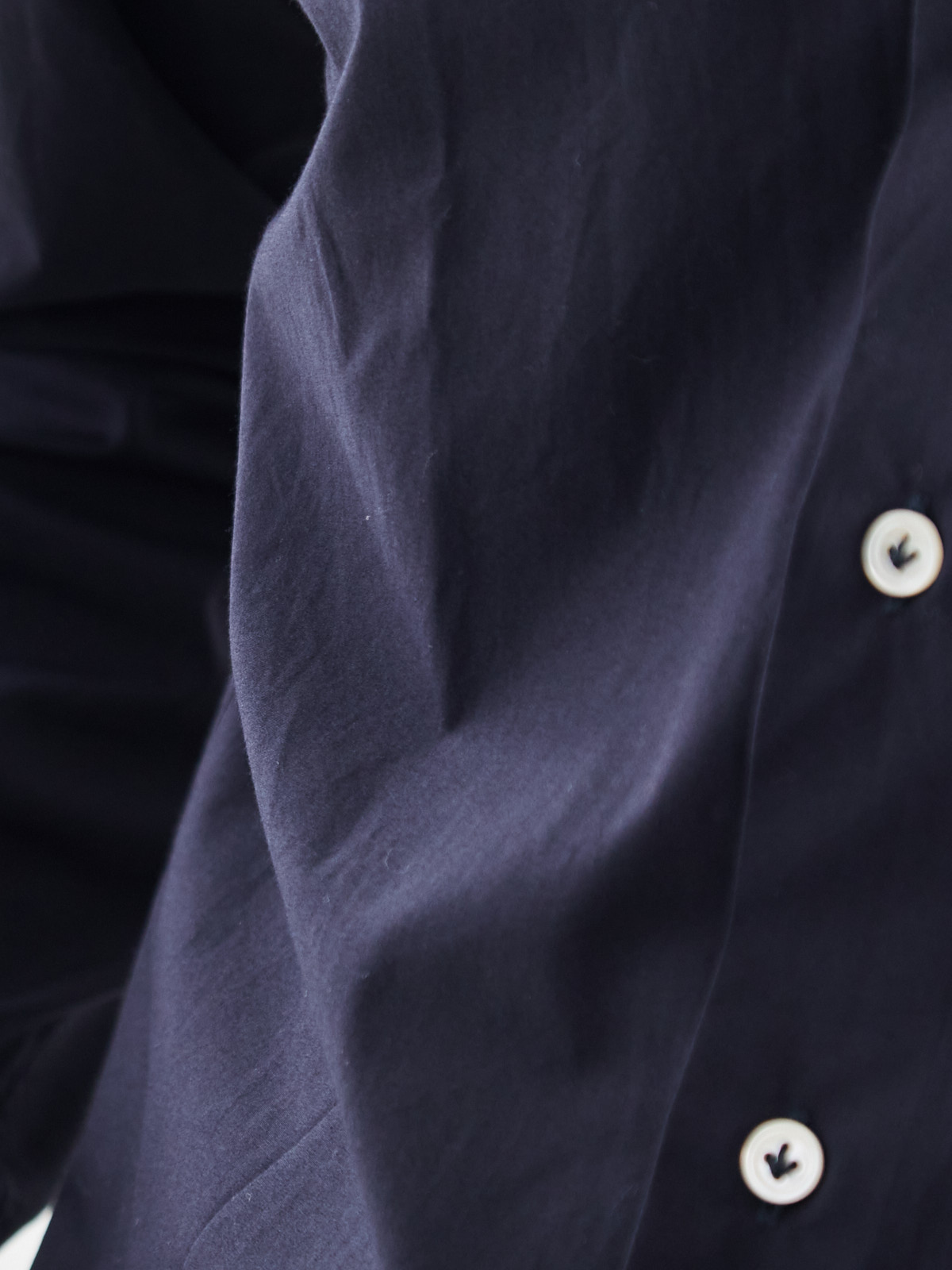 洗いざらしを楽しむ超極細コットンシャツ/ネイビー