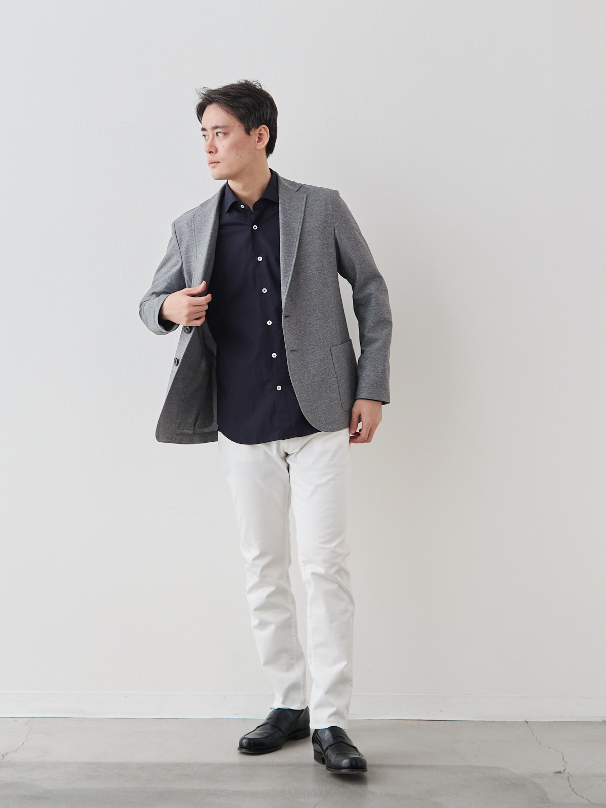 洗いざらしを楽しむ超極細コットンシャツ/ネイビー モデル 181cm 71kg サイズ L