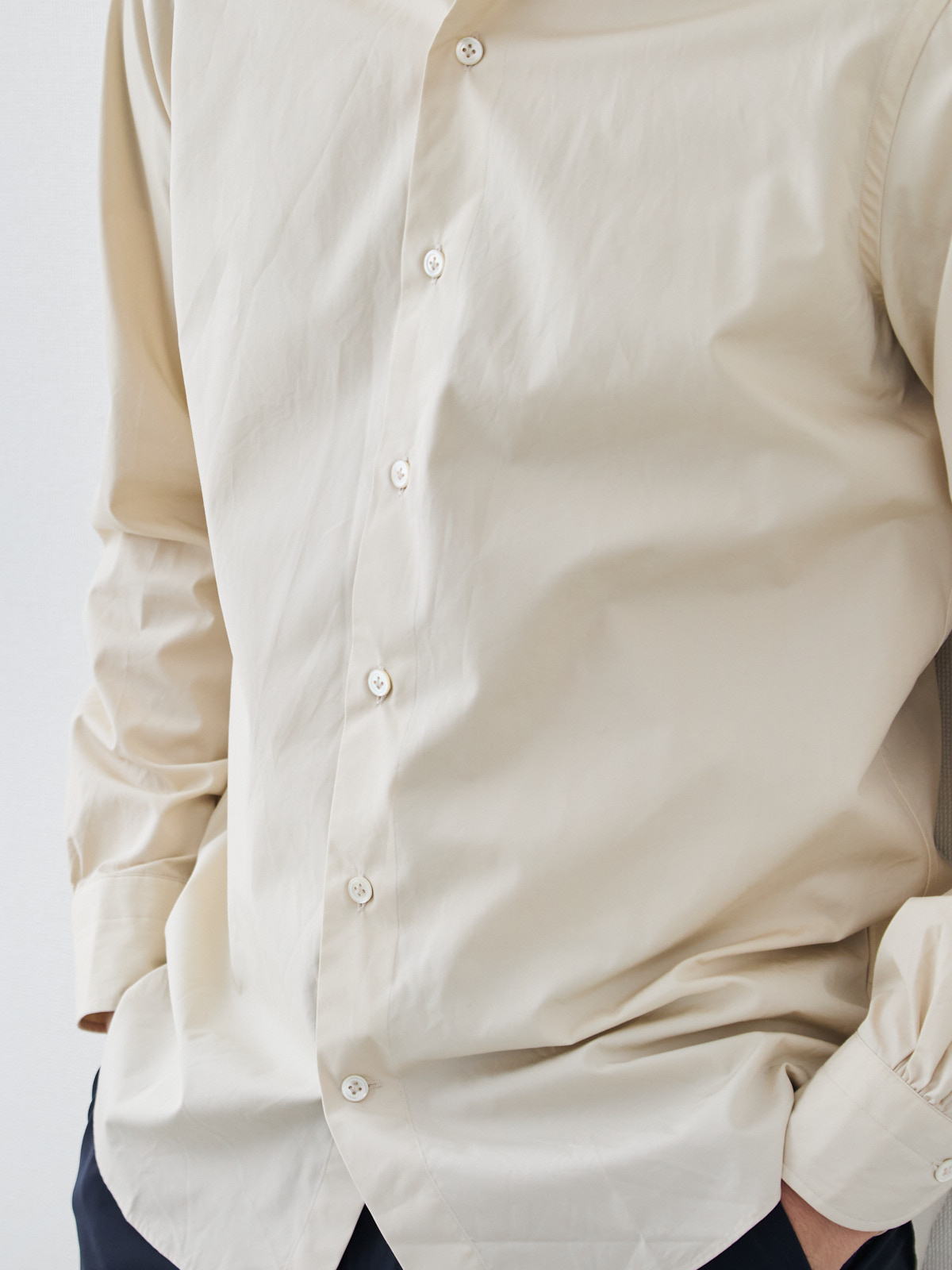 洗いざらしを楽しむ超極細コットンシャツ/ベージュ