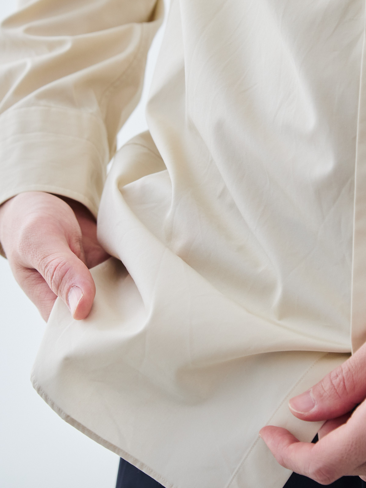 洗いざらしを楽しむ超極細コットンシャツ/ベージュ