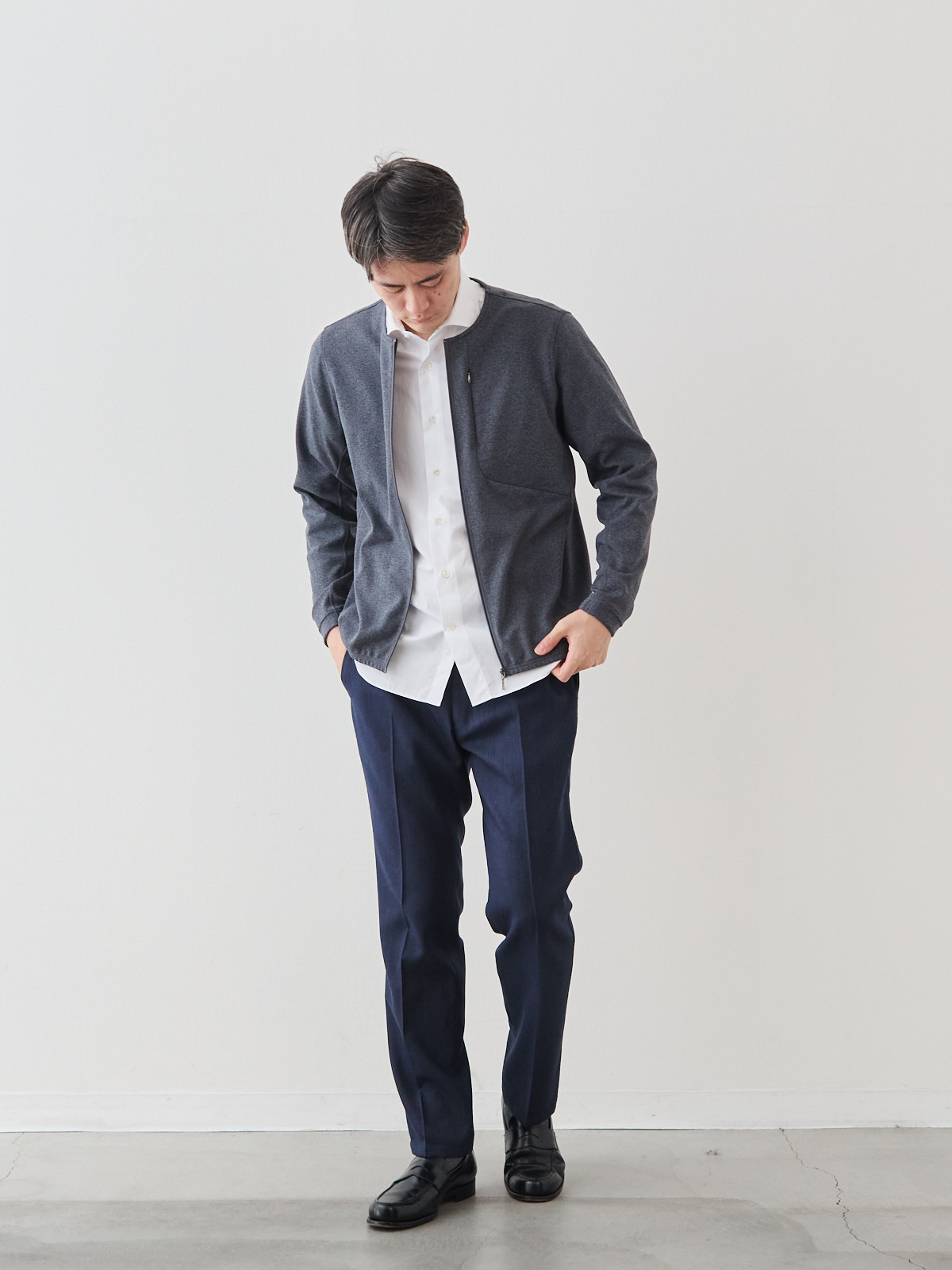 洗いざらしを楽しむ超極細コットンシャツ/ホワイト モデル 181cm 71kg サイズ L