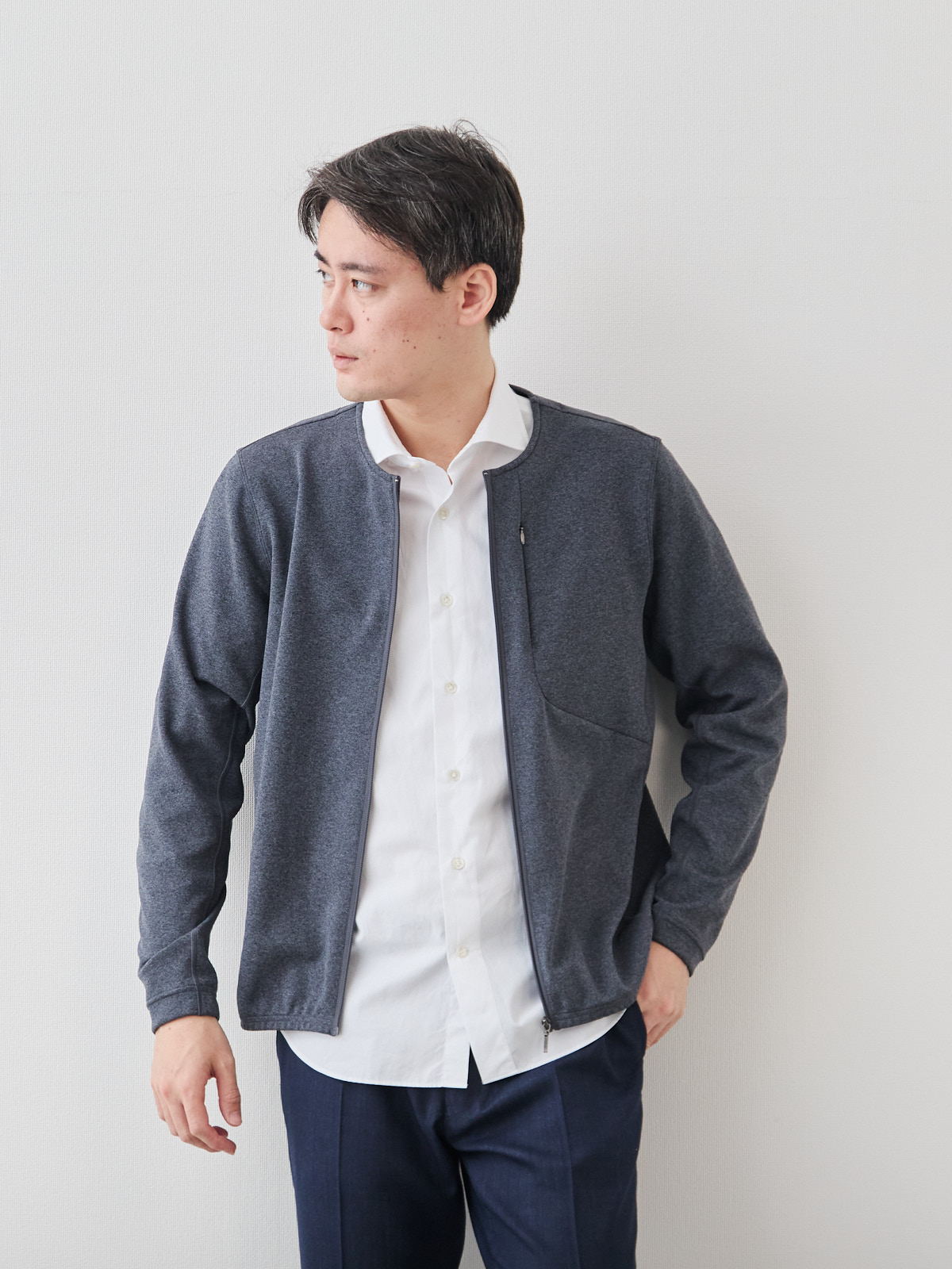 洗いざらしを楽しむ超極細コットンシャツ/ホワイト モデル 181cm 71kg サイズ L