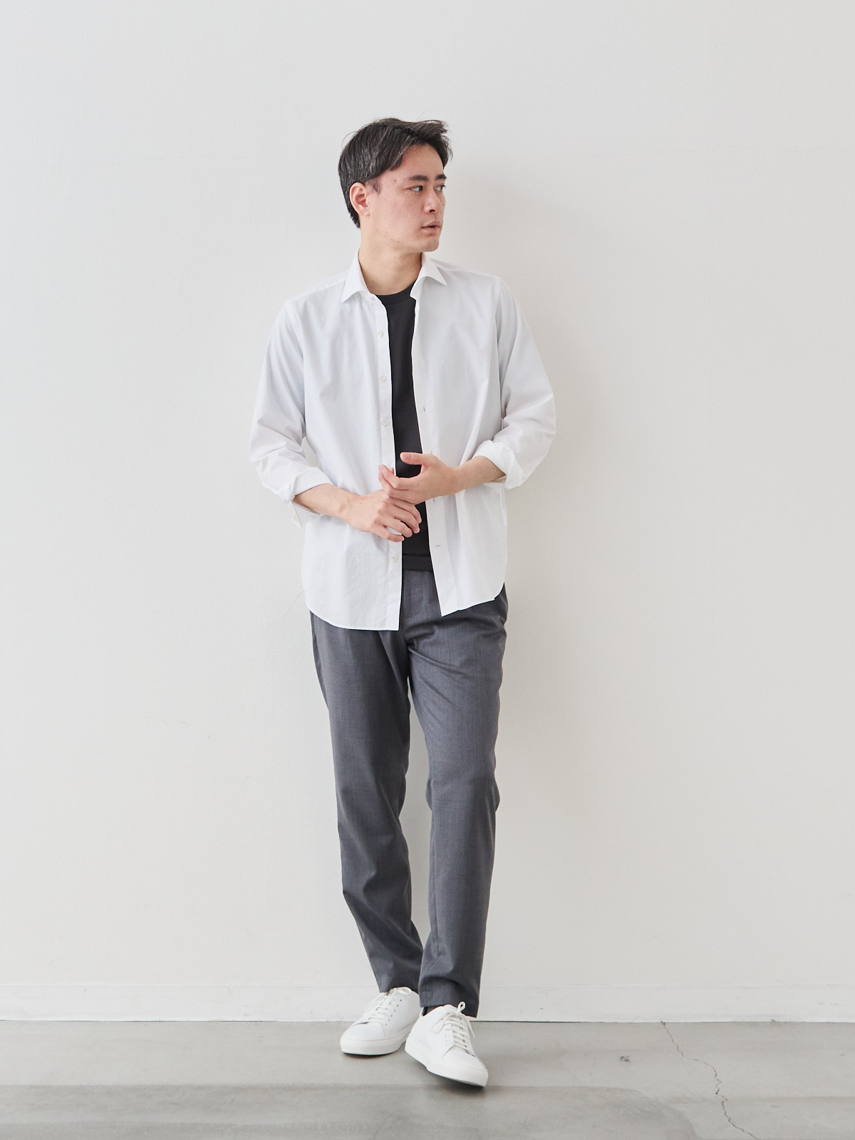 洗いざらしを楽しむ超極細コットンシャツ/ホワイト モデル 181cm 71kg サイズ L