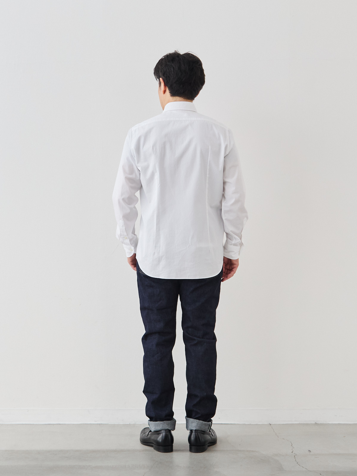 洗いざらしを楽しむ超極細コットンシャツ/ホワイト モデル 171cm 70kg サイズ L