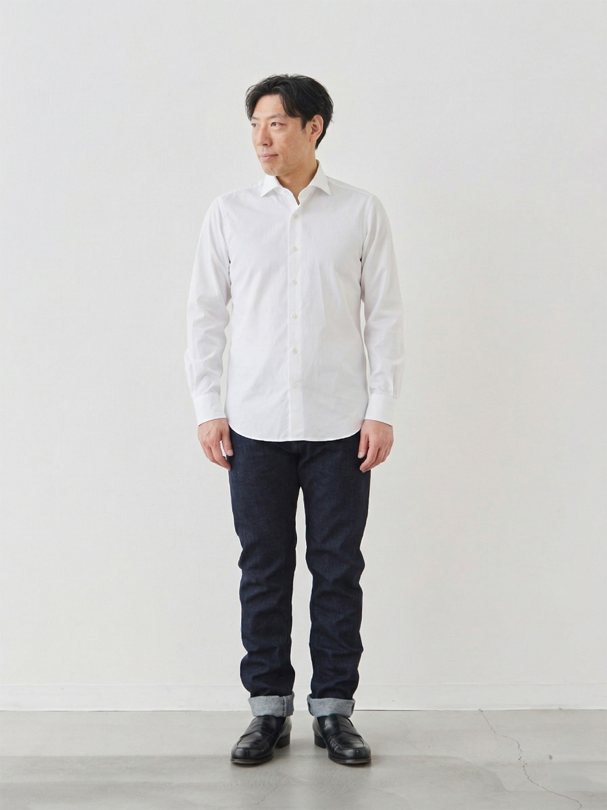 洗いざらしを楽しむ超極細コットンシャツ/ホワイト モデル 171cm 70kg サイズ M