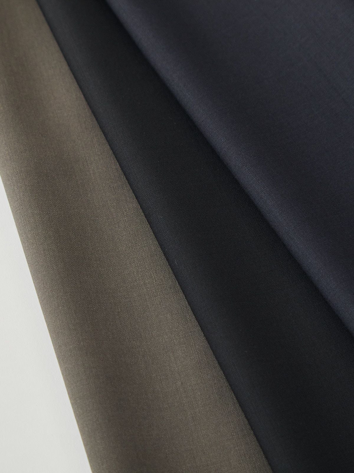 [通年/ラグジュアリー&ハイテク] イタリア TOLLEGNO“3D Wool”スーツ/ブラック【16TN-1760】