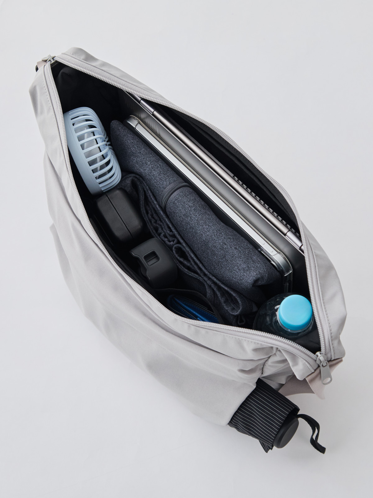 カラー:グレージュ