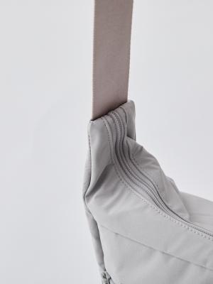 カラー:グレージュ