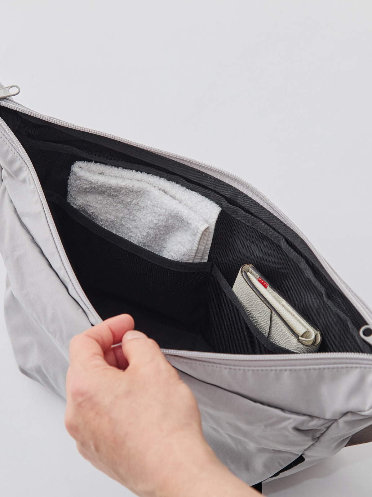 カラー:グレージュ