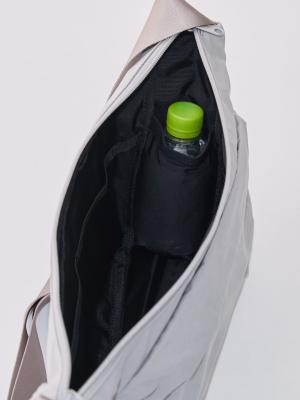 カラー:グレージュ