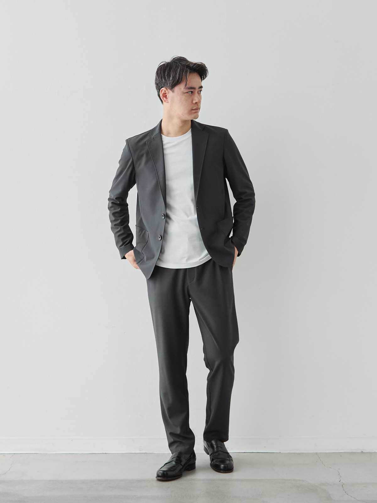 モデル 181cm 71kg ウエスト82cm サイズ L