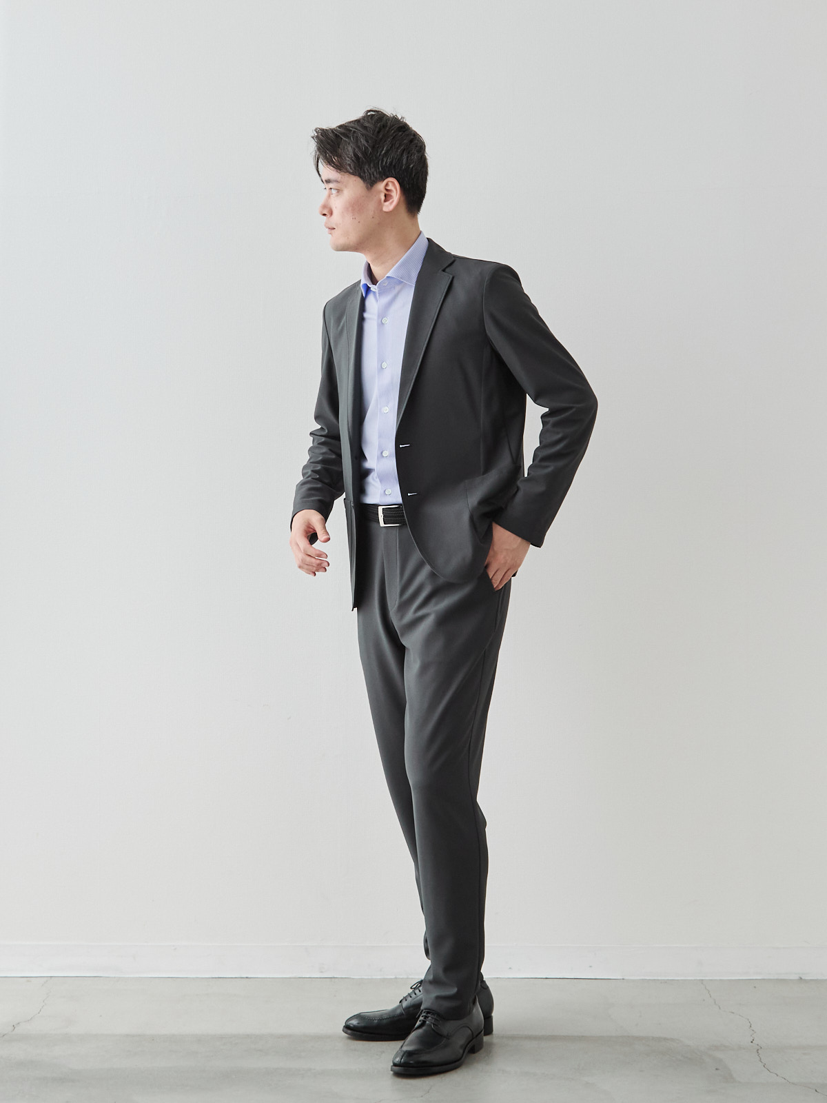 モデル 181cm 71kg ウエスト82cm サイズ L
