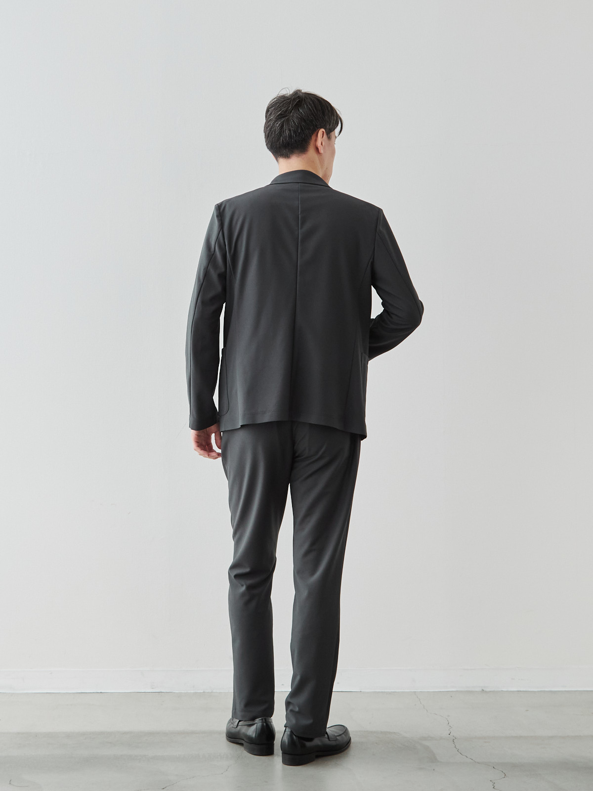 モデル 181cm 71kg ウエスト82cm サイズ L