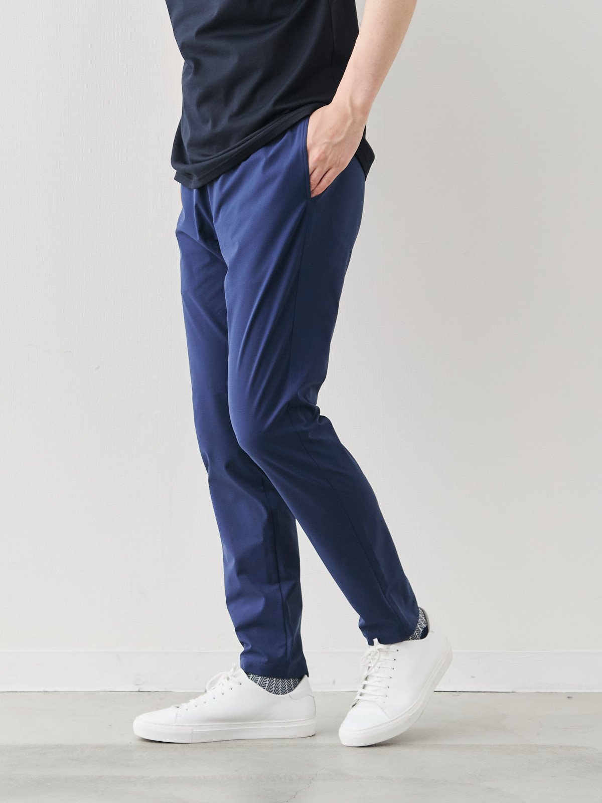 モデル 181cm 71kg ウエスト82cm サイズ L