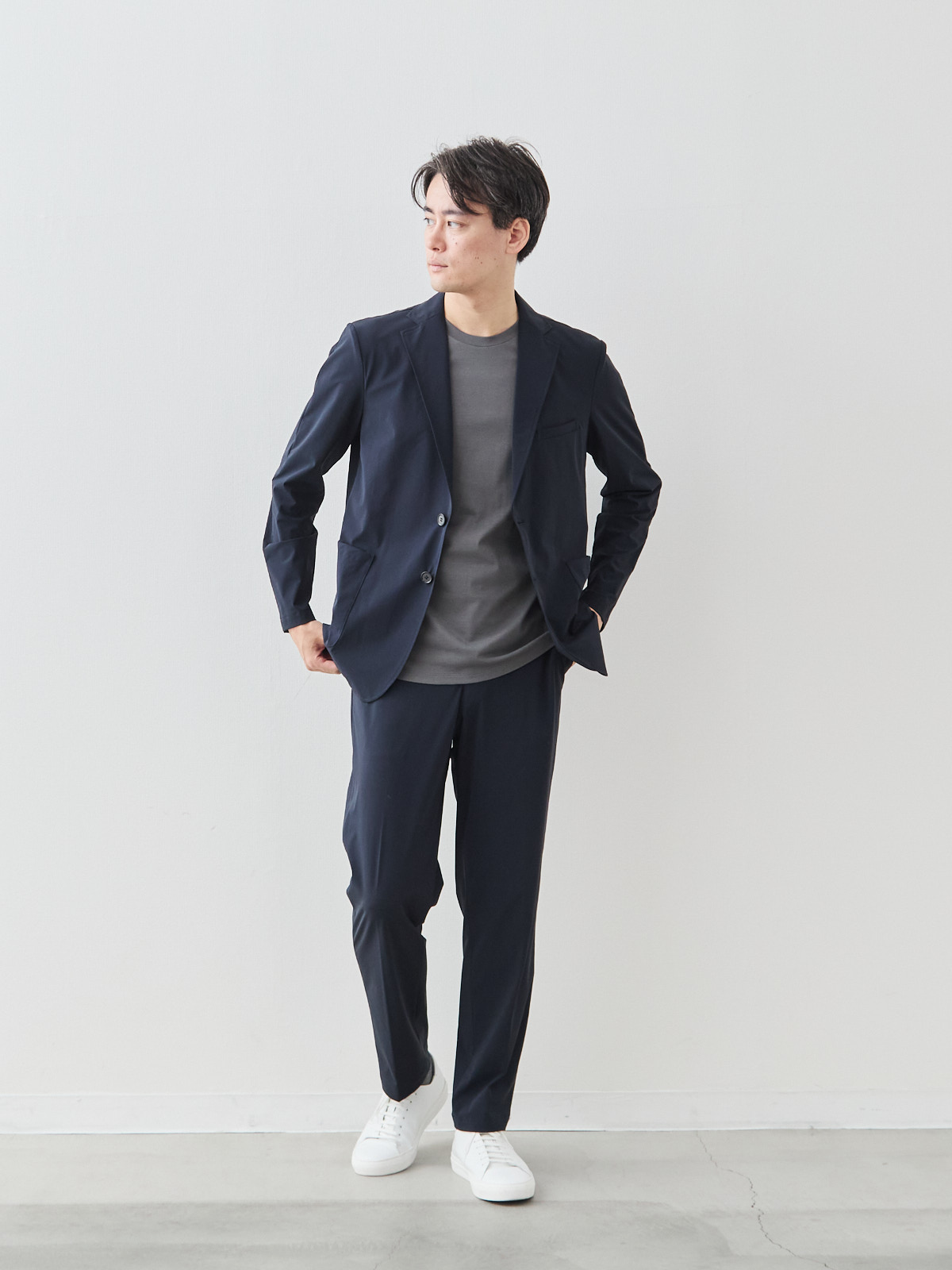 モデル 181cm 71kg ウエスト82cm サイズ L