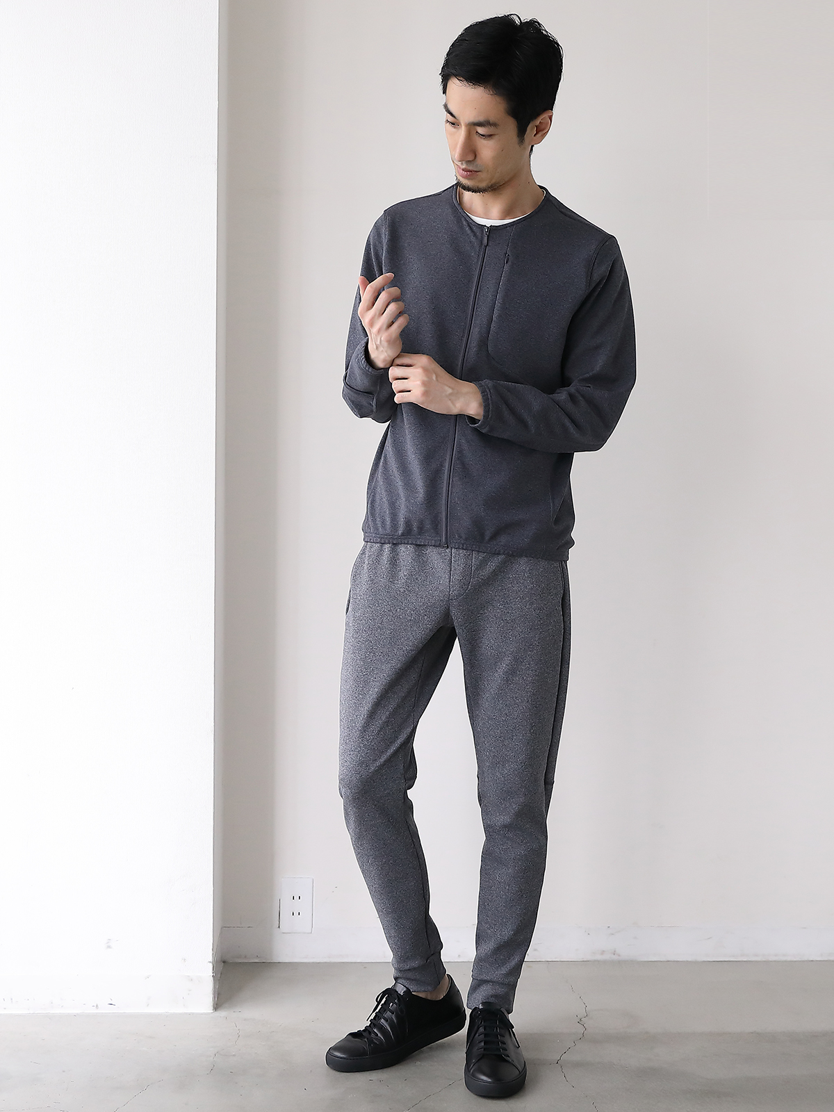 モデル 180cm 65kg サイズ L