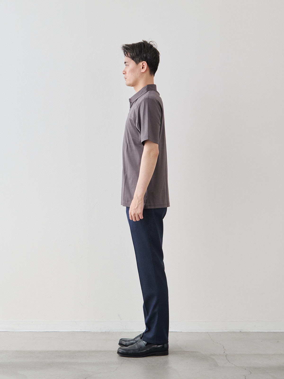 モデル 181cm 71kg ウエスト82cm サイズ LL カラー:ブラウングレー
