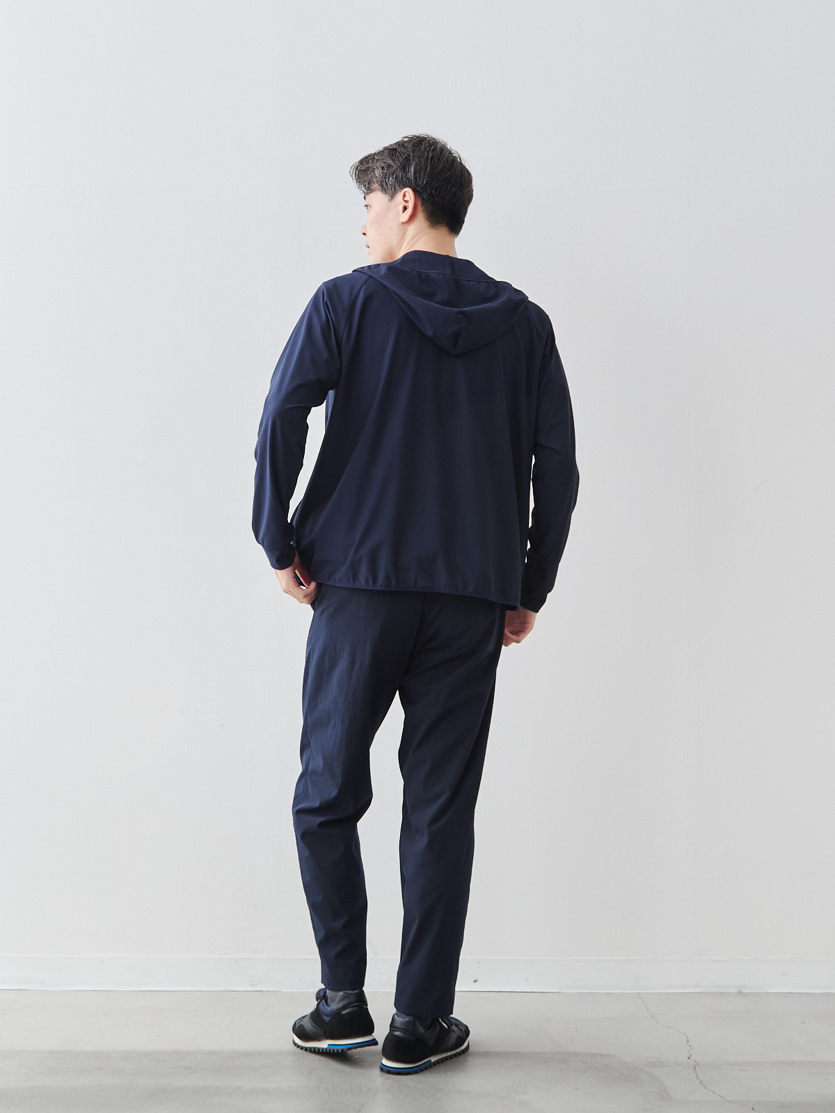モデル 181cm 71kg ウエスト82cm サイズ L
