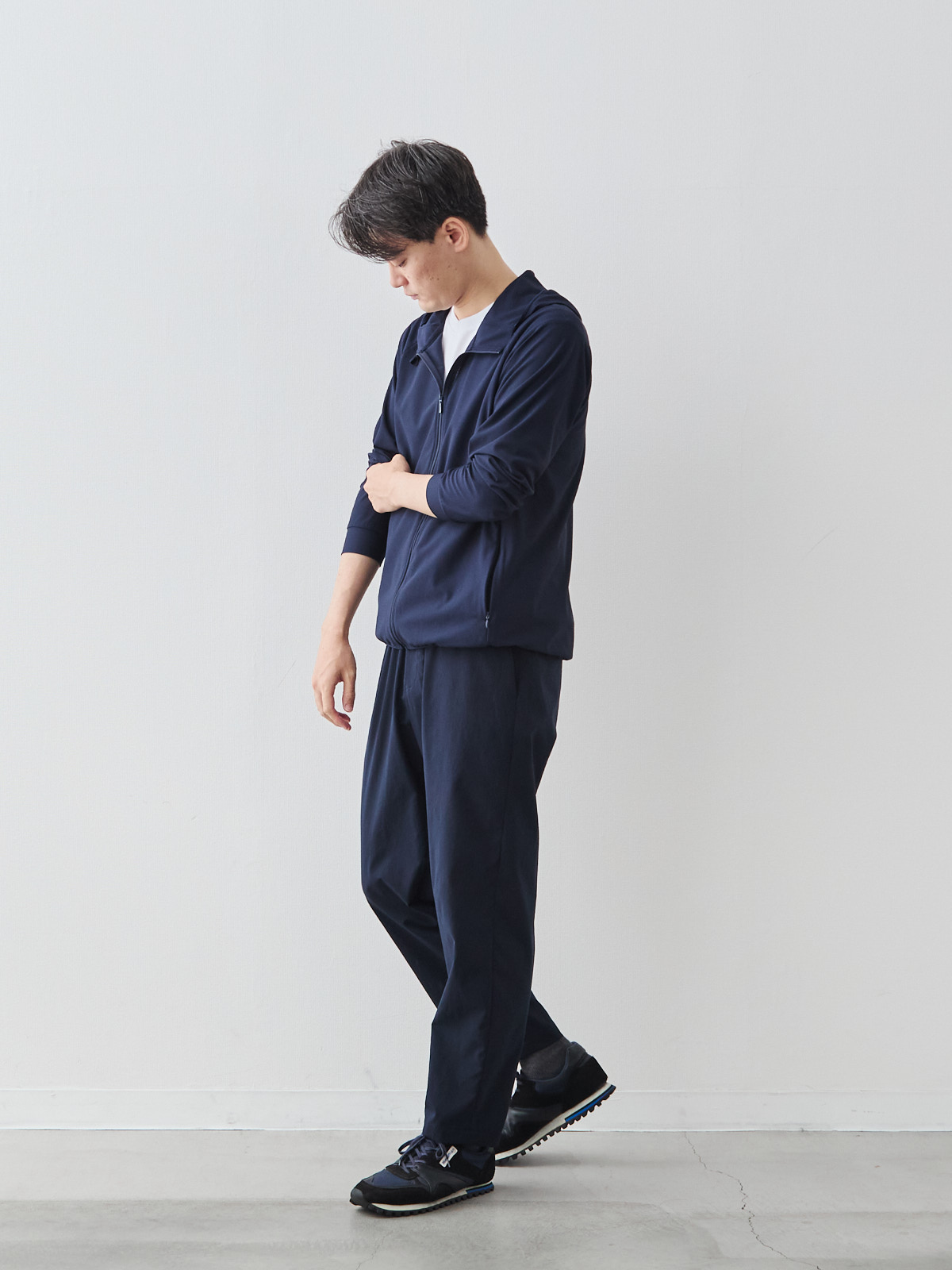 モデル 181cm 71kg ウエスト82cm サイズ L