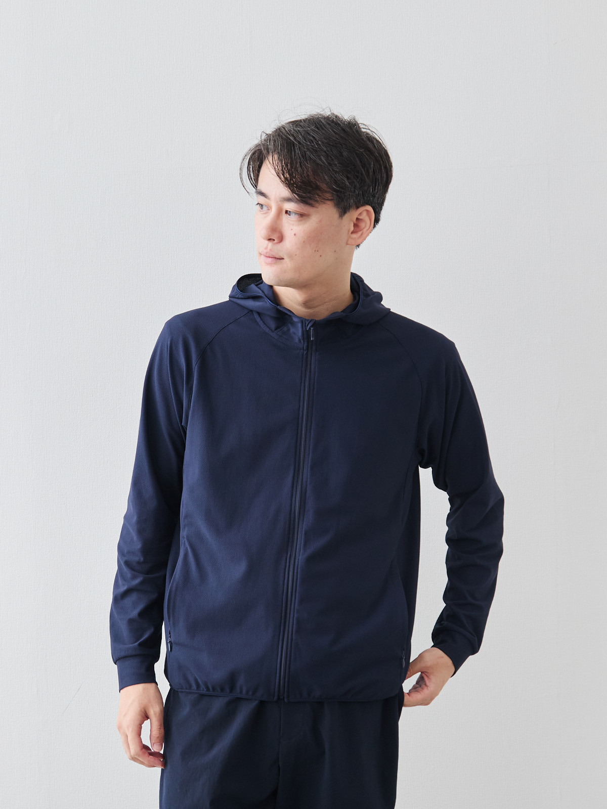 モデル 181cm 71kg ウエスト82cm サイズ L