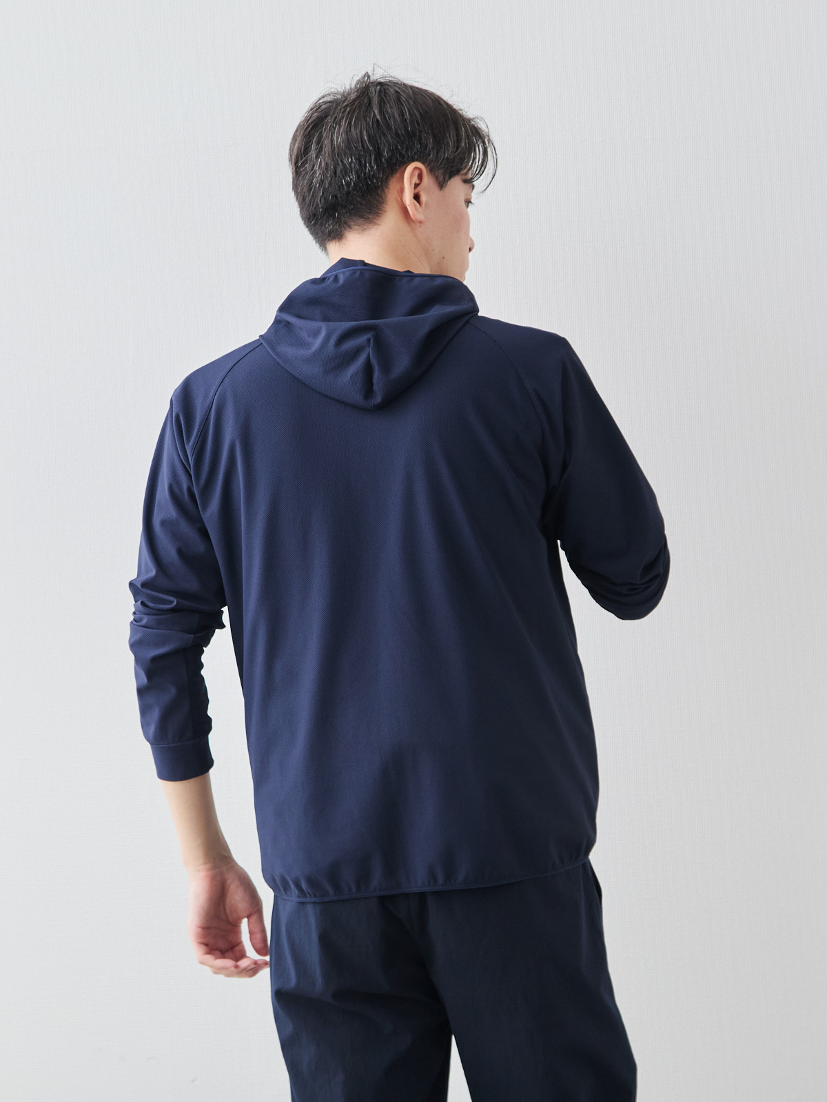 モデル 181cm 71kg ウエスト82cm サイズ L