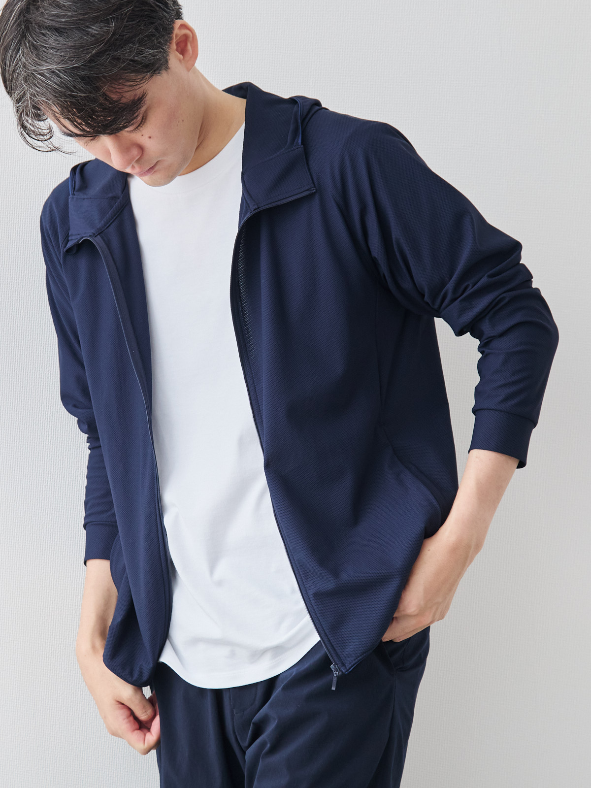 モデル 181cm 71kg ウエスト82cm サイズ L